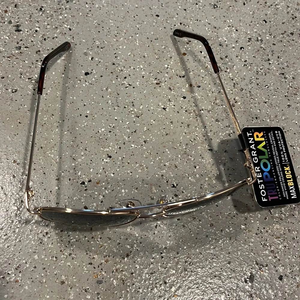 FOSTER GRANT PRELUDE AVIATOR GOLD WIRE FRAME SUNGLASSES UNISEX NEW WITH TAGS